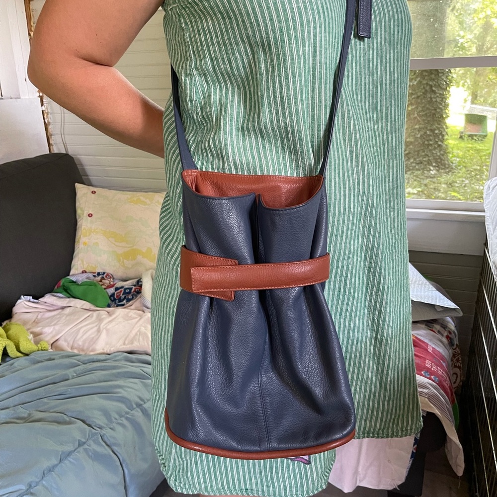 J.P. Ourse & CIE Madison Ave Leather Crossbody